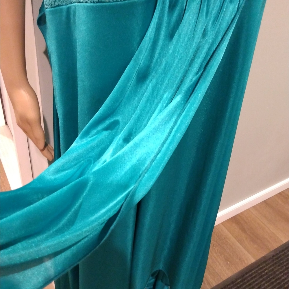 Ruby Rox Teal Sequins Halter Dress Gown - Picture 5 of 10
